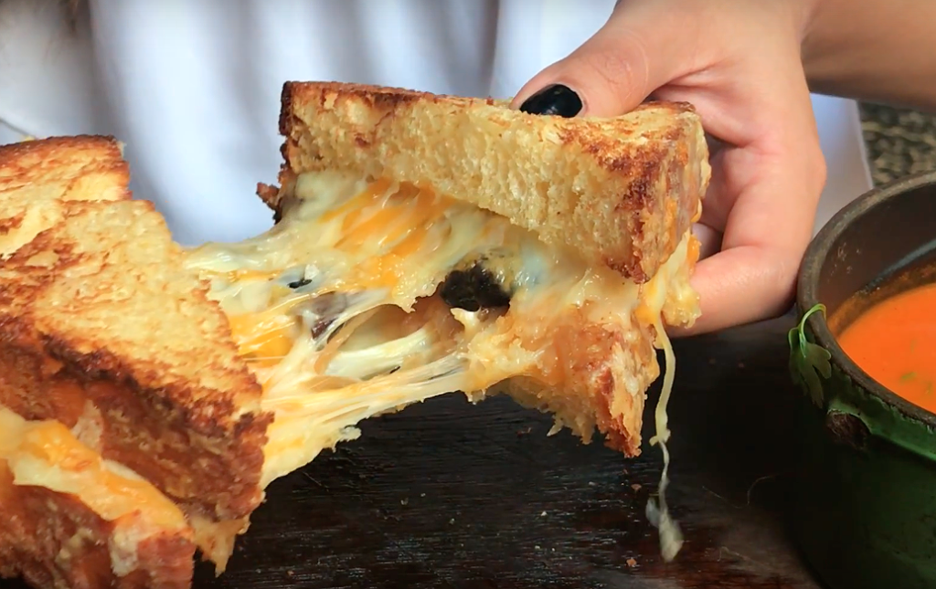 Te retamos a leer esta nota sin derretirte de antojo por el queso