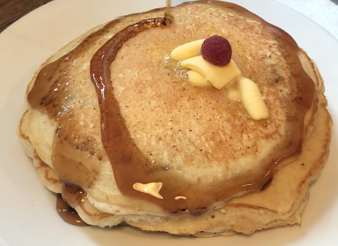 Los hot cakes de Quesería de Mí son un esponjoso pedazo de cielo
