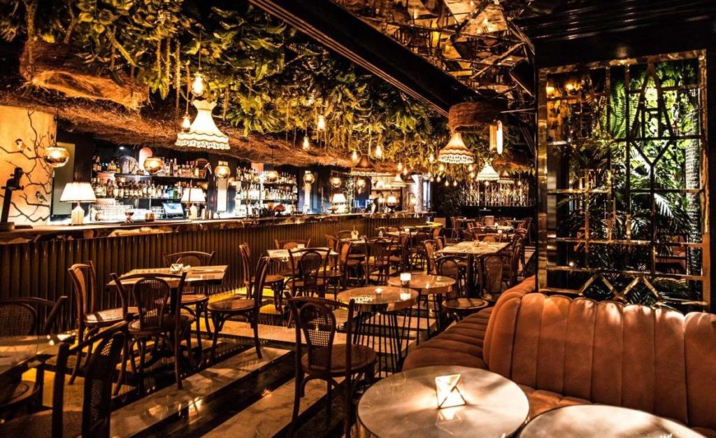 Date un respiro del trabajo en este ‘kitchen bar’ de la CDMX (su estilo tropical te va a encantar)