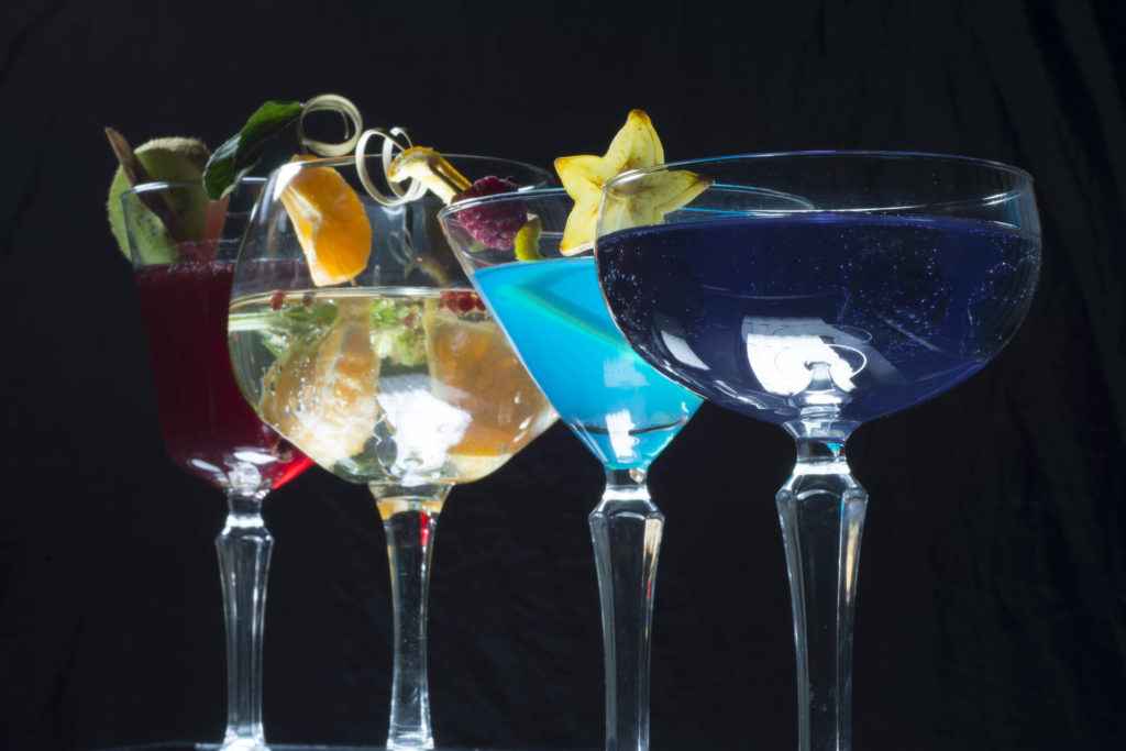 Guía básica para saber qué tipo de vaso/copa usar con cada trago (adiós al terrible ‘vasito rojo’)