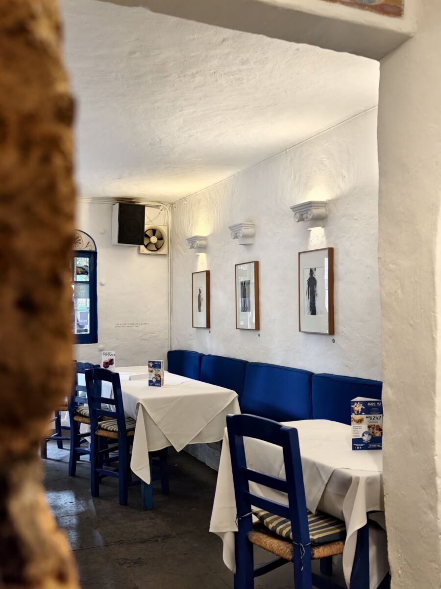 Interior del restaurante griego Agapi Mu en la Condesa