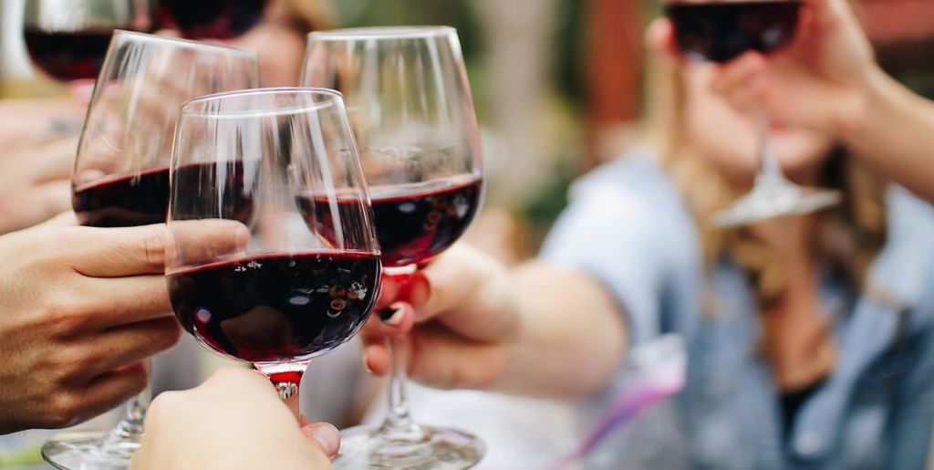8 razones para tomar más vino mexicano (y por qué es la mejor opción de ‘drink’ en cualquier ocasión)