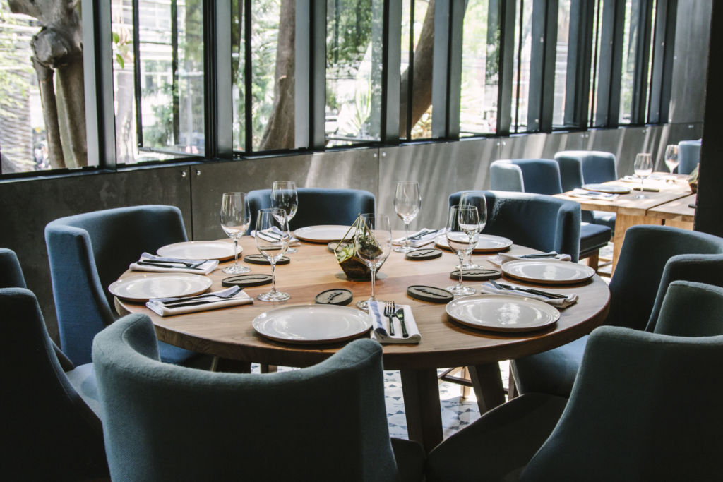 Lur celebra su segundo aniversario con un menú de gala y la apertura de su nueva tienda