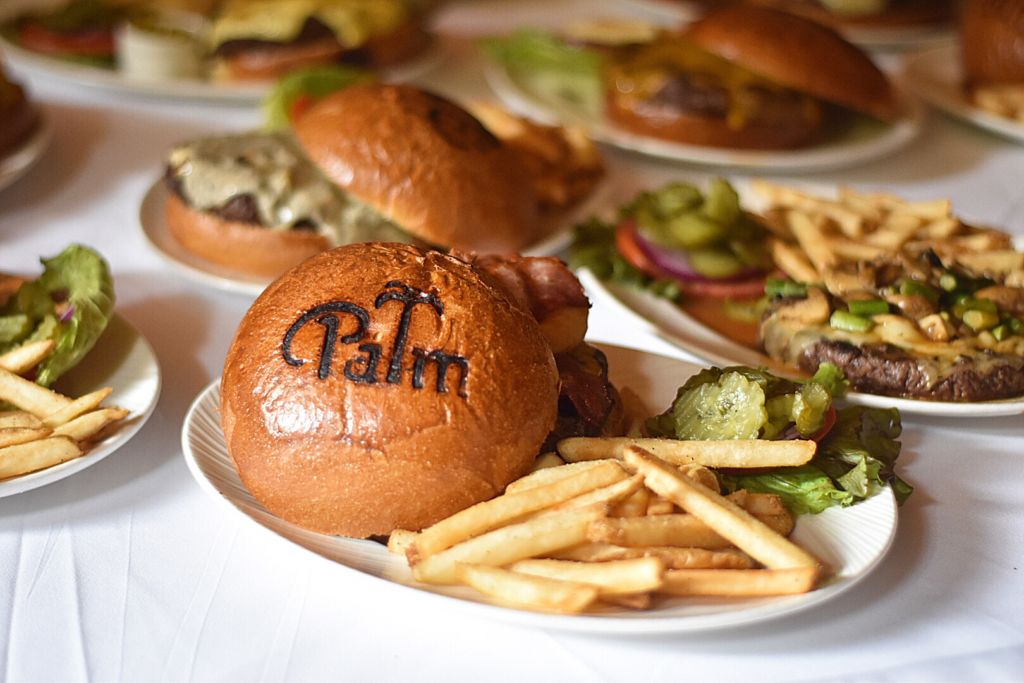The Palm tendrá un menú con 10 (exquisitas) variedades de hamburguesas durante octubre