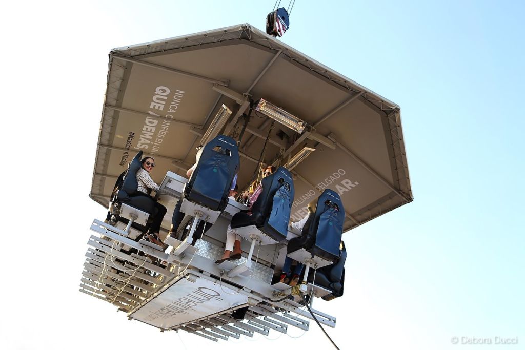 Ya puedes vivir la experiencia Dinner in the Sky en la CDMX (come como nunca a 45 metros de altura)