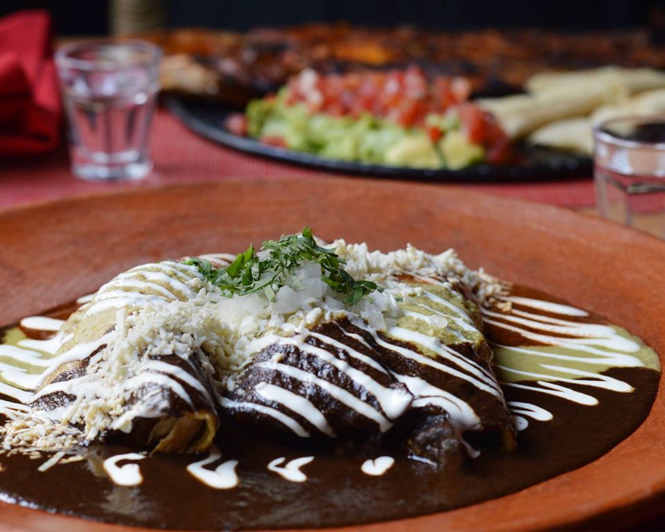 5 lugares en donde preparan ricas enmoladas en la CDMX
