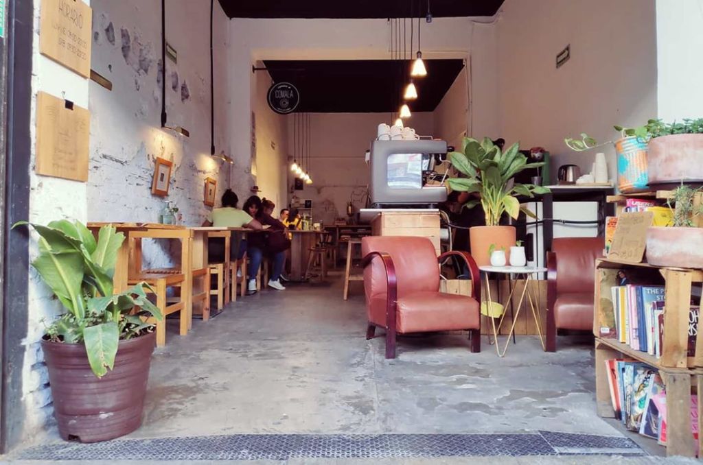 Café y libros: 8 cafebrerías para reconfortarte el corazón en la CDMX