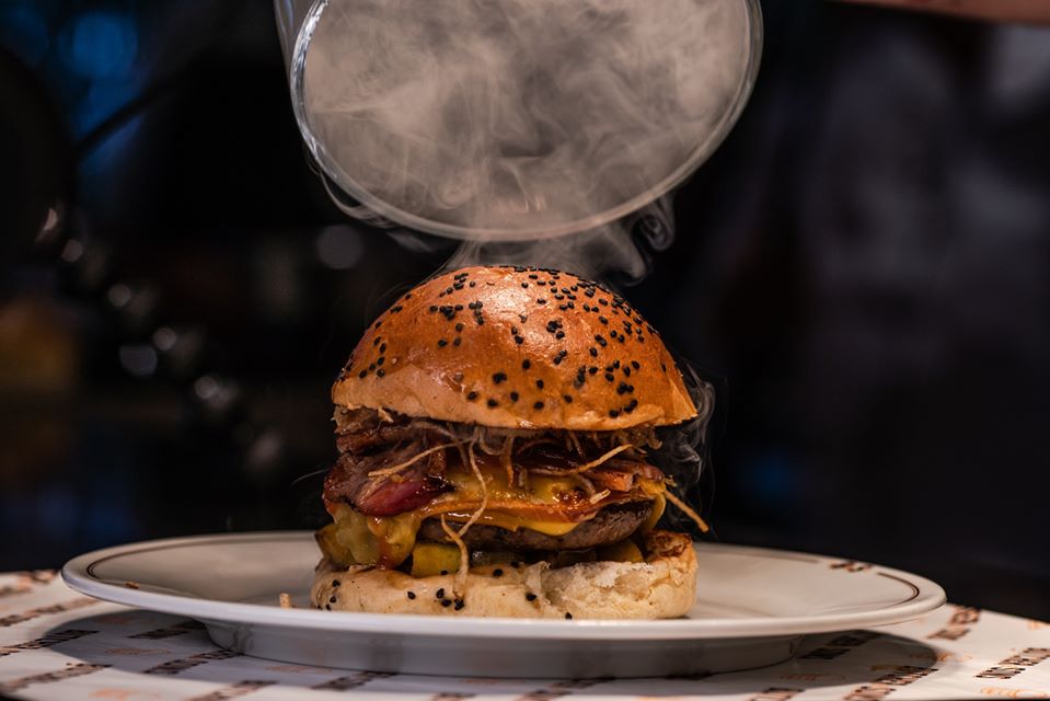 8 restaurantes para pedir exquisitas hamburguesas a domicilio en la CDMX