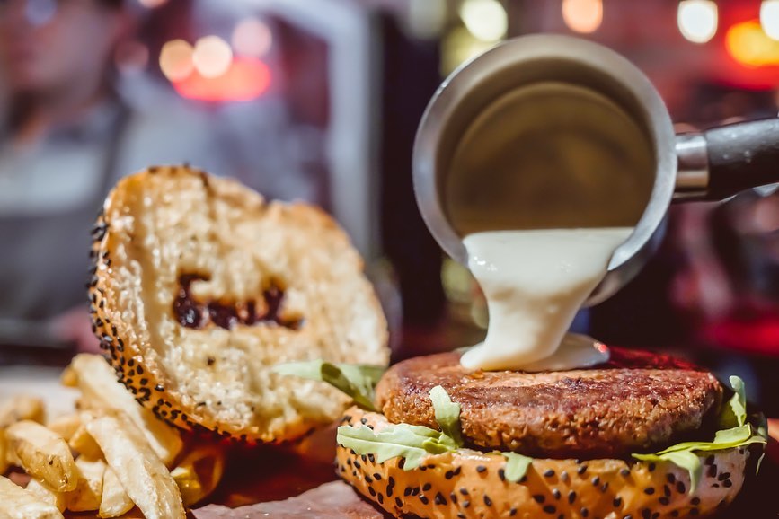 8 restaurantes de la CDMX que bañan sus platillos en (mucho) queso