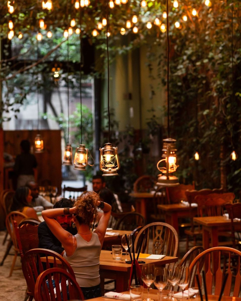 7 de los patios más bonitos para ir por una pizza y un tarro de cerveza fría en la CDMX