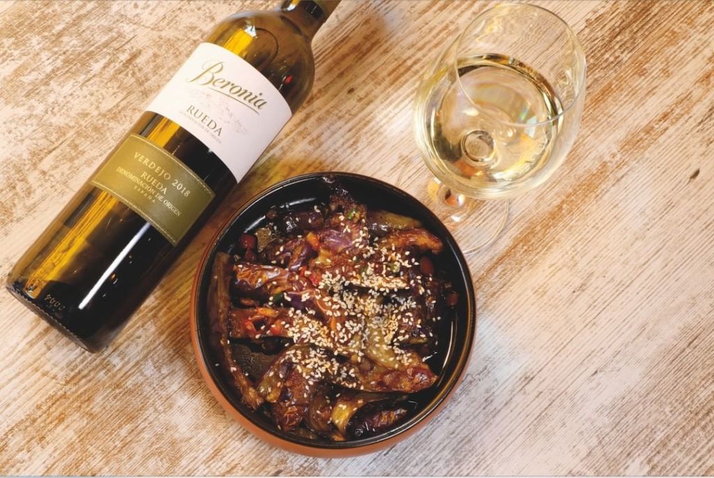 Ideas para organizar un picnic en casa con amigos (sin tener que reunirse)