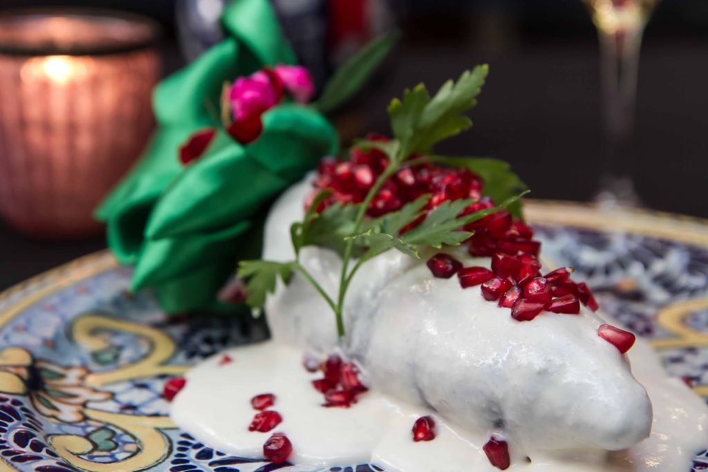 6 restaurantes para comer deliciosos chiles en nogada veganos en la CDMX