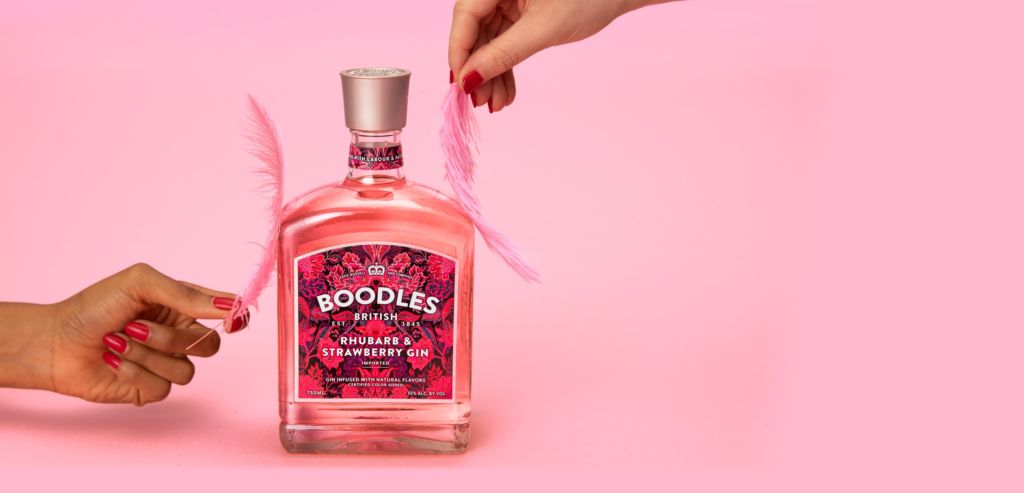 Tenemos dos recetas de cócteles ‘instagrameables’ con un gin ¡color rosa!