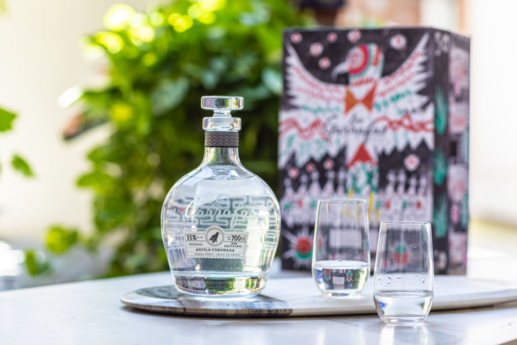 Tequila Las Garrafas celebra a México con su nuevo cristalino Águila Coronada