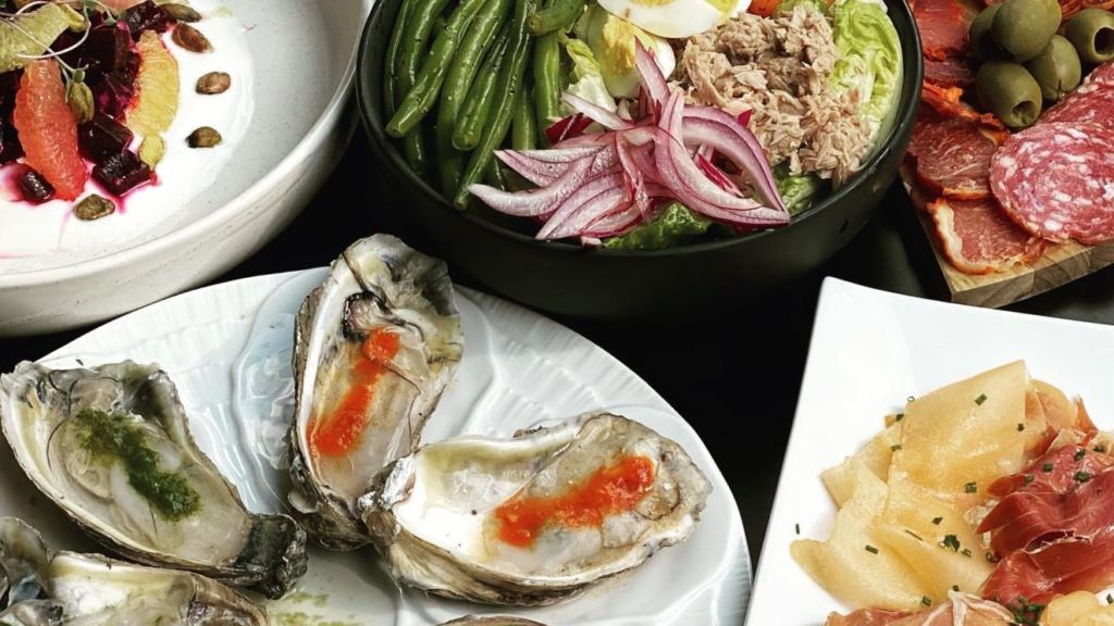 Entre ostiones y mimosas: El brunch del Live Aqua es el plan de domingo perfecto