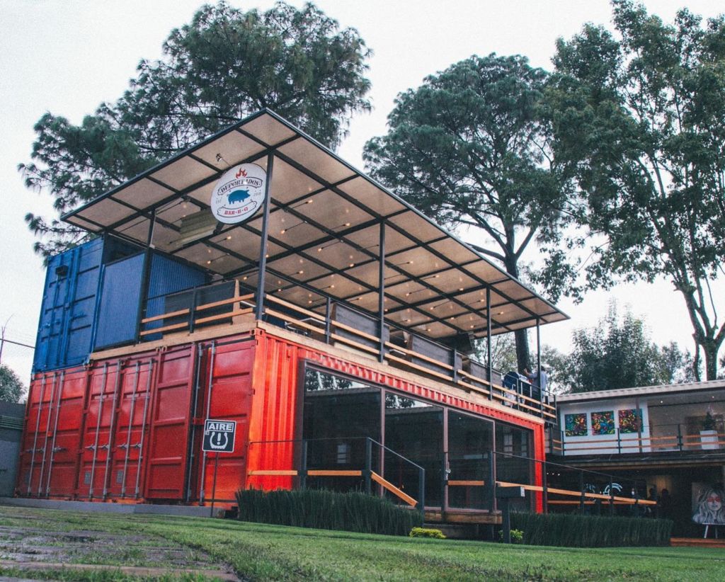 Deportados BBQ: El nuevo ‘spot’ al aire libre para comer unas ‘ribs’ que te harán llorar de alegría