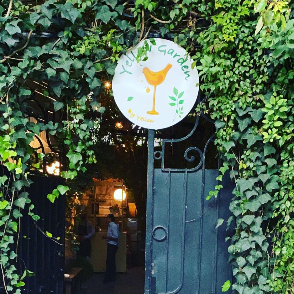 Yellow Garden: el bar al aire libre que debes conocer en la Roma