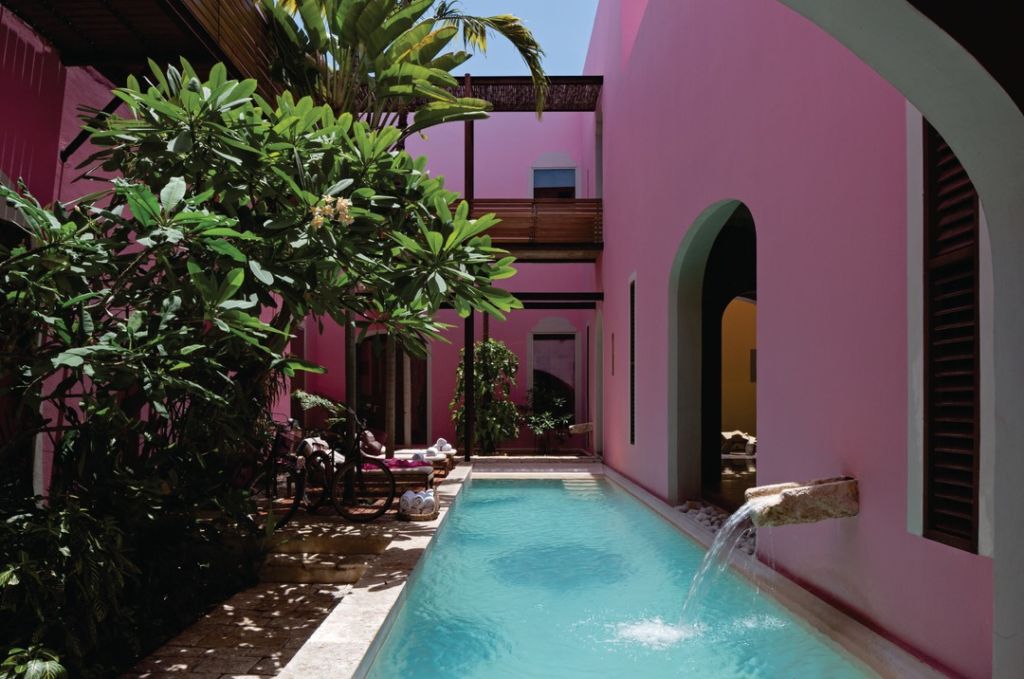 Hoteles de color rosa que DEBES conocer en México  (todos son espectaculares)