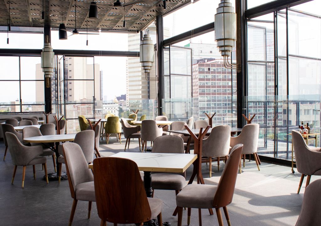 8 preciosas terrazas techadas en la CDMX para comer a gusto aunque llueva