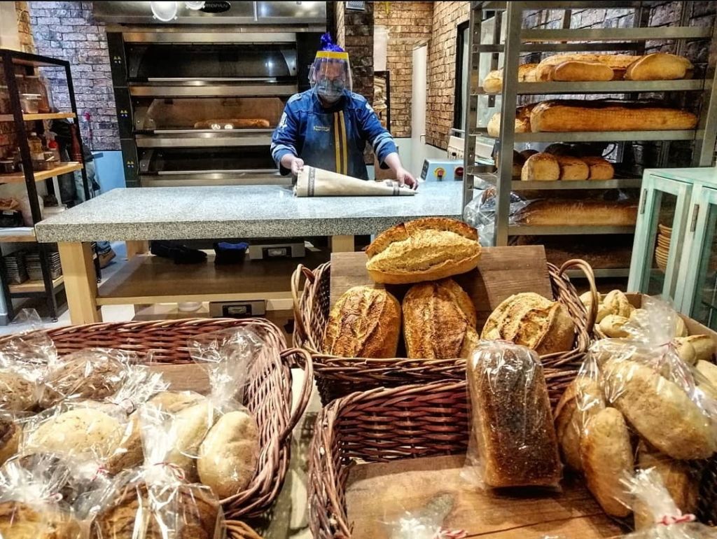Este taller oculto te enseña a preparar pan de masa madre con trigo 100% mexicano