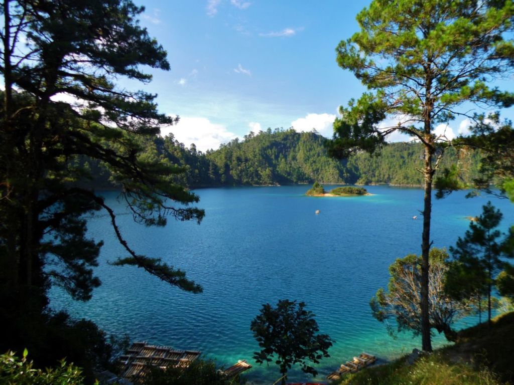 Lagunas de Montebello, aguas azul turquesa para nadar en San Cristóbal de la Casas