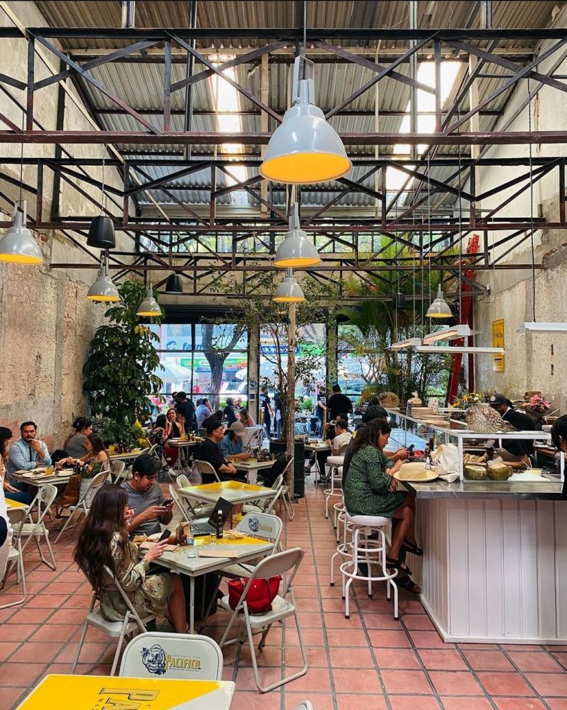 Este restaurante de mariscos ubicado en una ex fábrica de puros en la Roma está en boca de todos