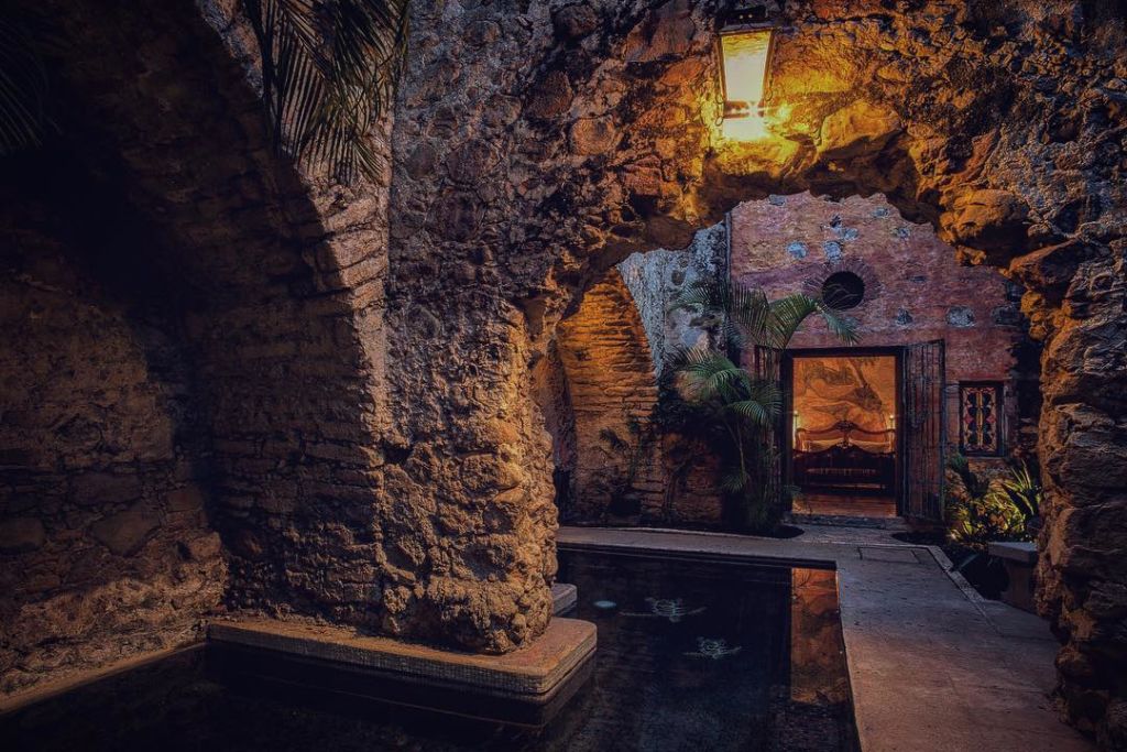 Esta hacienda a menos de dos horas de la CDMX es la más romántica de Morelos (con sus jardines secretos y rinconcitos escondidos)