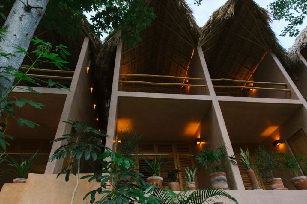 Este hotel boutique de Oaxaca te hará sentir como en una casa del árbol frente al mar
