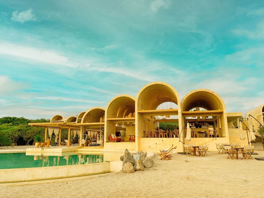 Duerme en las impresionantes bóvedas de playa de esta casona de Puerto Escondido