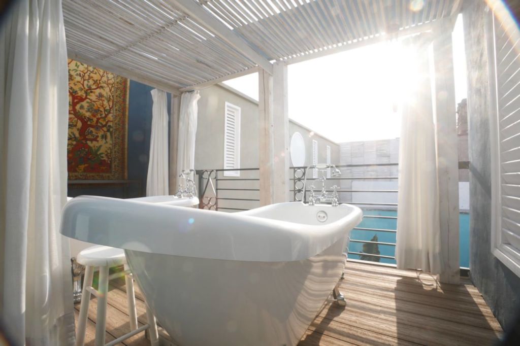 La Casa del Atrio: spa en tinas al aire libre dentro de una casona del siglo XIX