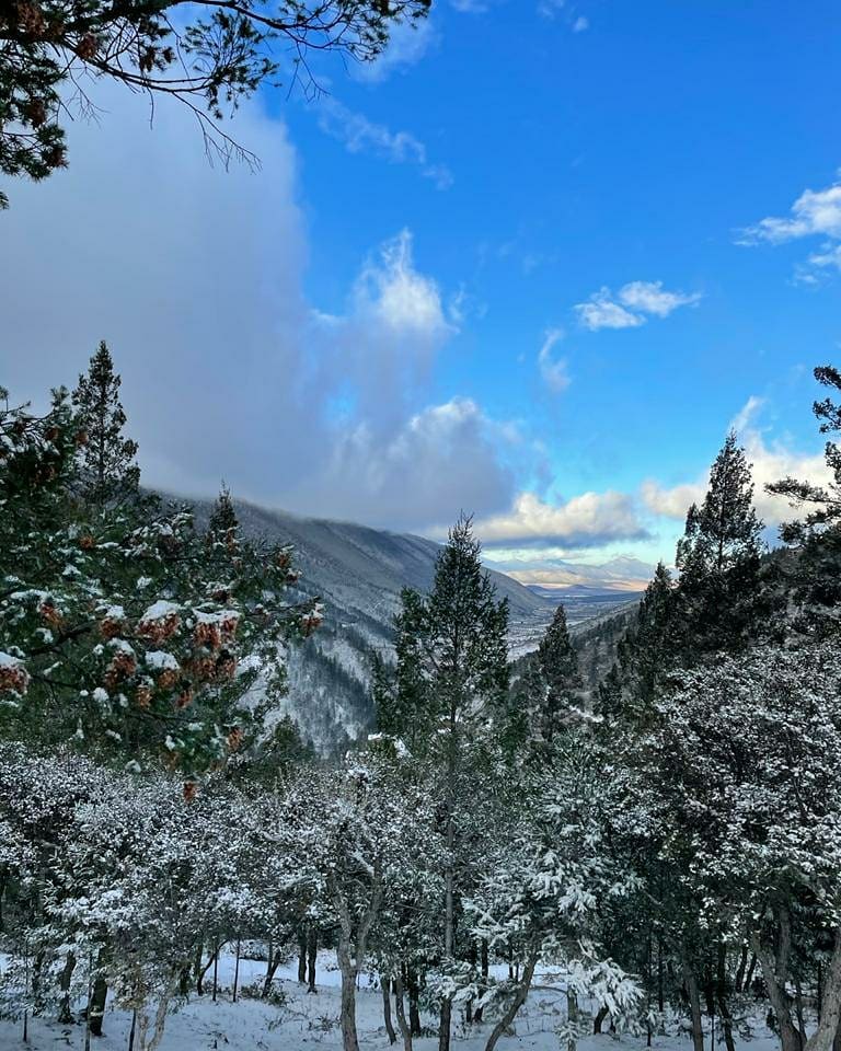 Una vez más comprobamos que no es necesario salir del país para encontrar paisajes extraordinarios. La mejor época para disfrutar 'La Suiza Mexicana' con auténtica nieve es durante el invierno, específicamente de diciembre a febrero.