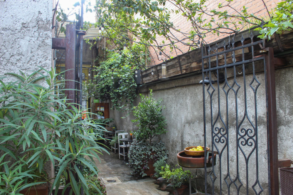 Conoce el jardín secreto de la CDMX para comenzar el día con un delicioso desayuno italiano