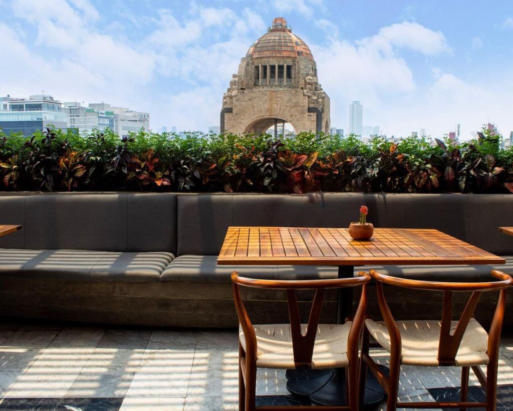 ¿Quieres hacer un bar hopping con tus amigos? Añade estos sitios de la CDMX a tu ruta