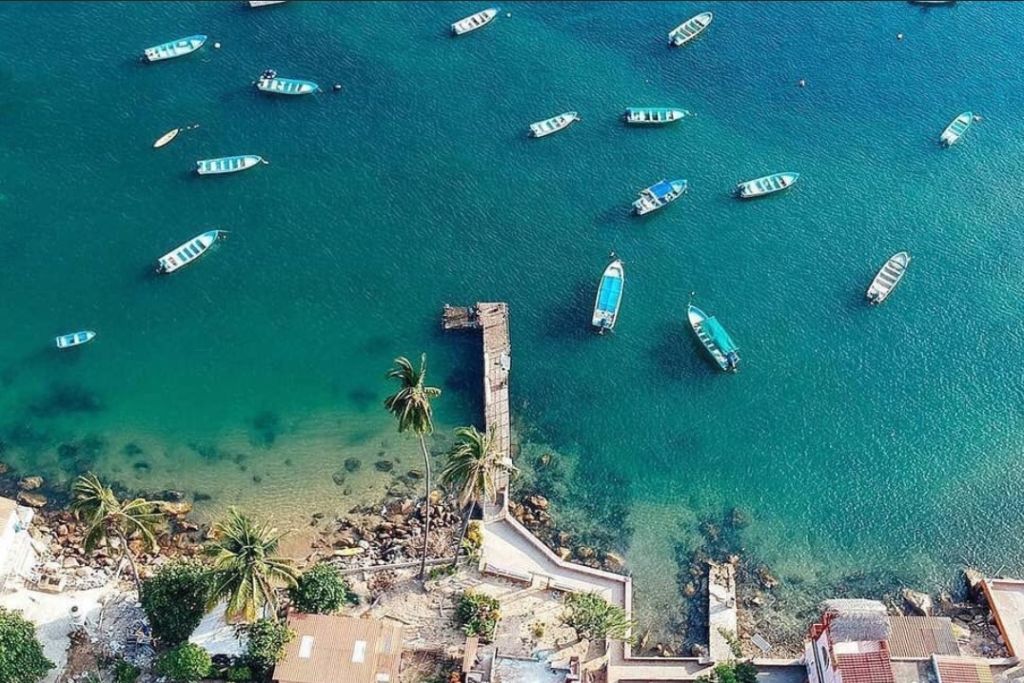 Yelapa: el paraíso de aguas azul turquesa que esconde una cascada muy cerca de la playa