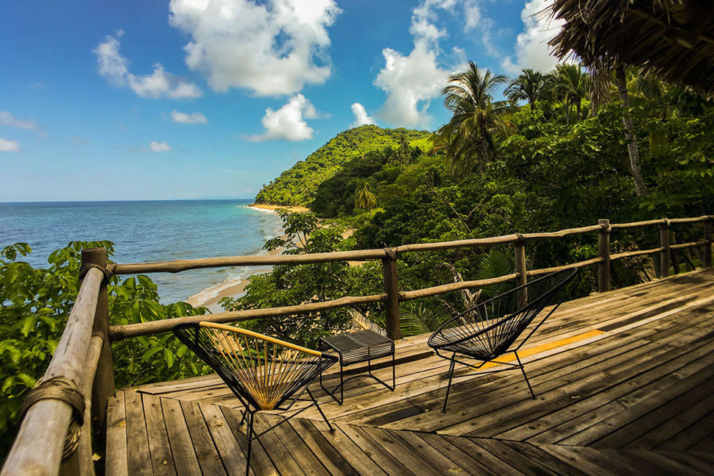 Punta Monterrey es la playa secreta de México con bellos bungalows privados