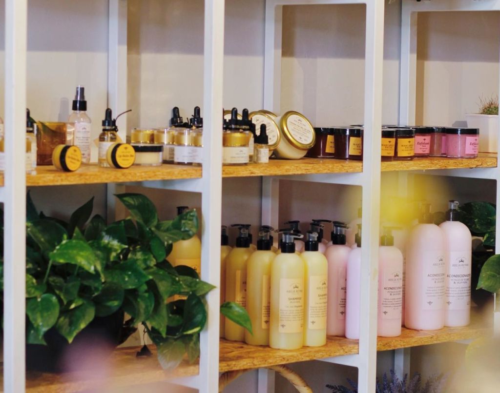 Conoce el primer Bee Bar de Abeja Reyna en la CDMX (Mocktails con miel, tratamientos de belleza natural y productos orgánicos)