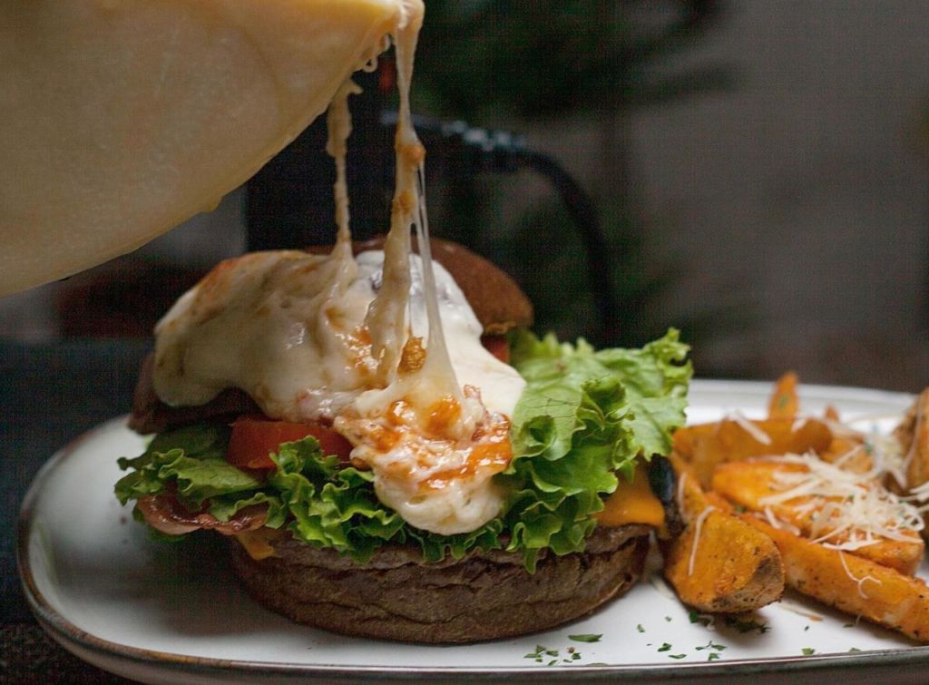 Cuenta Ovejas: El rinconcito (secreto) para los amantes de los quesos y de los patios en la Condesa