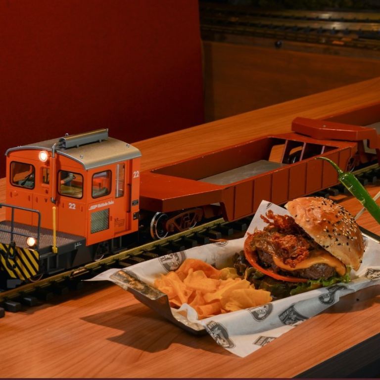 Mini Train Menu Train Bistro: El restaurante temático que llevará tu comida a la mesa a ...