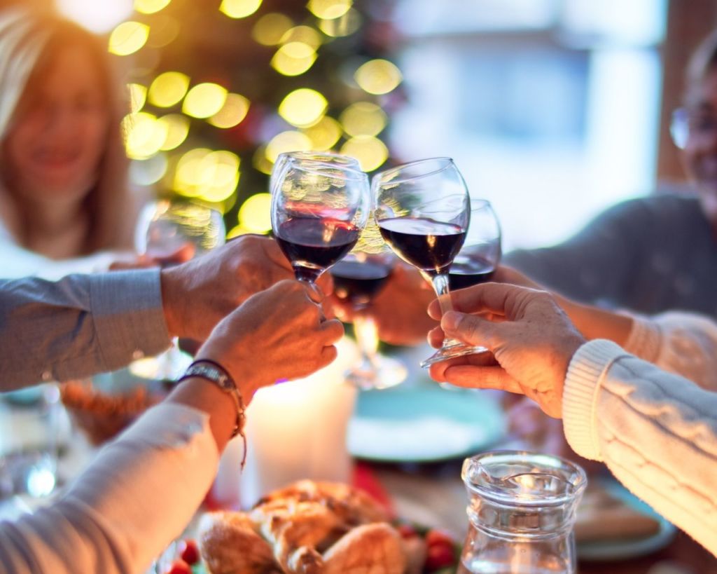 5 recomendaciones de vinos para maridar tus cenas de Navidad y Año Nuevo