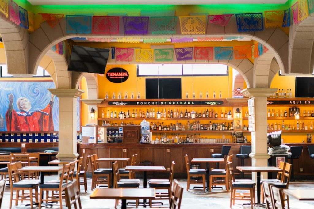 Ruta por 9 de las cantinas más icónicas del Centro Histórico de la CDMX