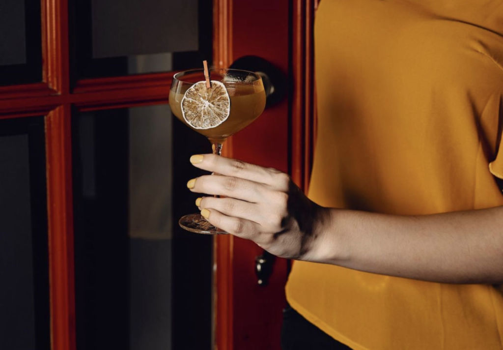 Bootlegger: El speakeasy de Puebla que te hará sentir dentro de la serie Peaky Blinders