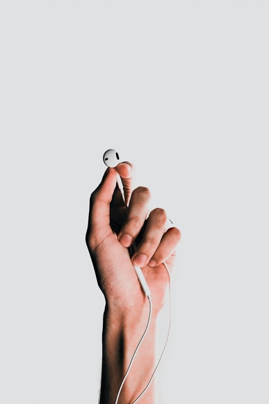 ¿No sabes qué escuchar hoy? Hicimos una lista con nuestros NUEVOS podcasts favoritos en Spotify