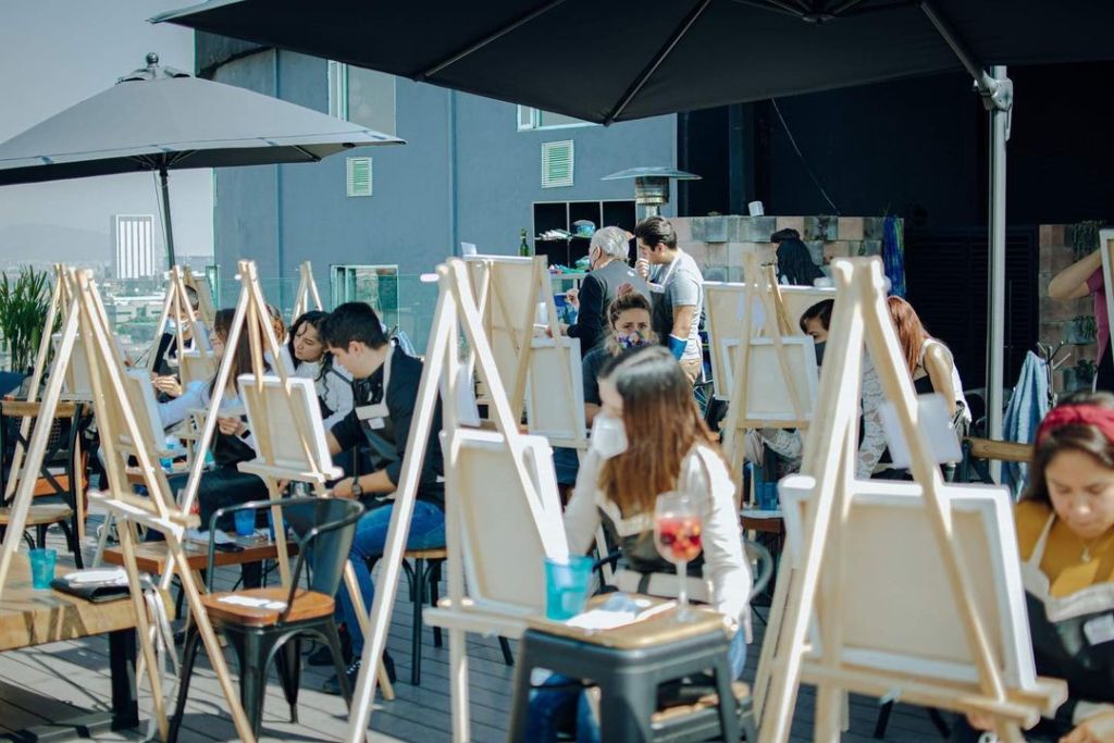 Socco: Vive la experiencia de ser ‘pintor por un día’ (te sirven vino para inspirarte)