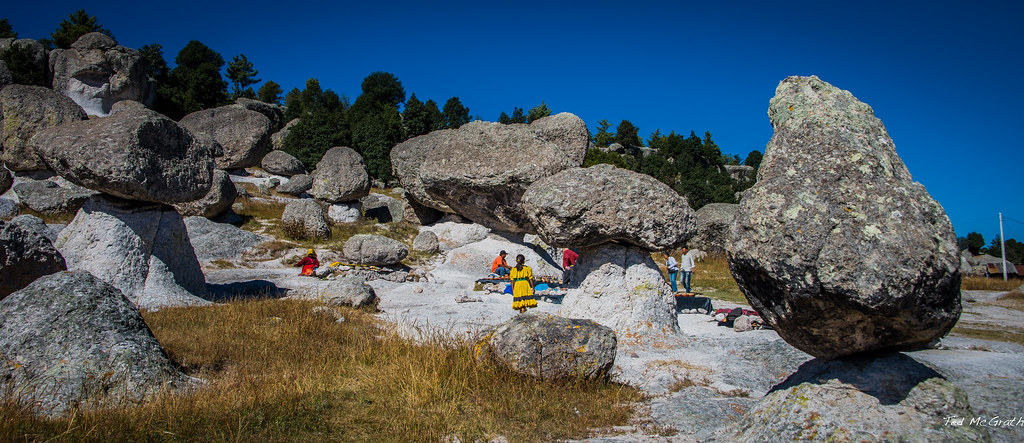 Este Valle Rocoso de la Sierra Tarahumara asemeja un jardín de hongos gigantes