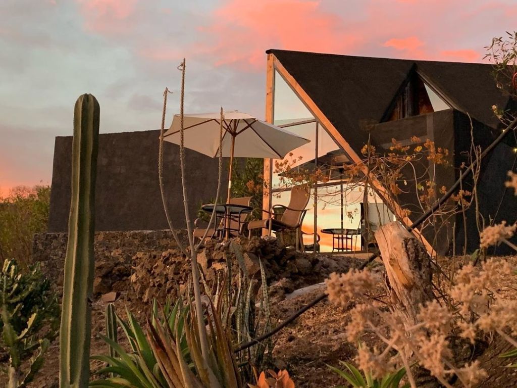 Escápate con tu pareja a estas cabañas geométricas en Tepoztlán, Morelos