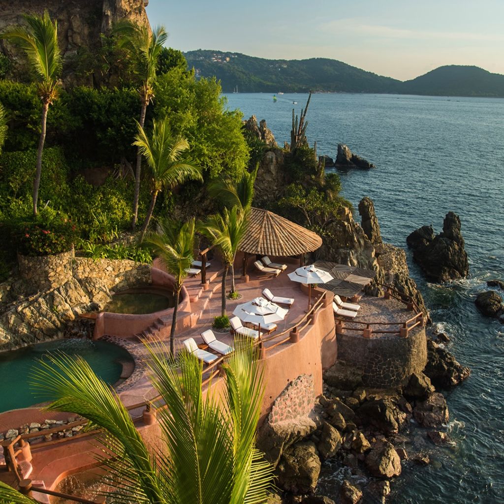 La Casa que Canta: El hotel súper romántico con una infinity pool entre peñascos