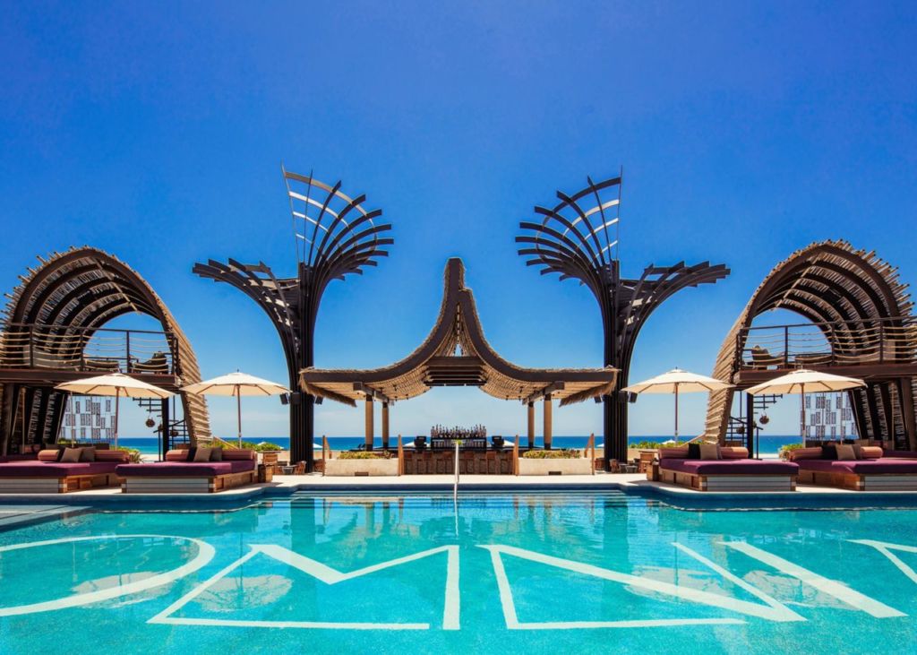 Omnia: el club de playa con estilo futurista más lujoso y exclusivo de los Cabos