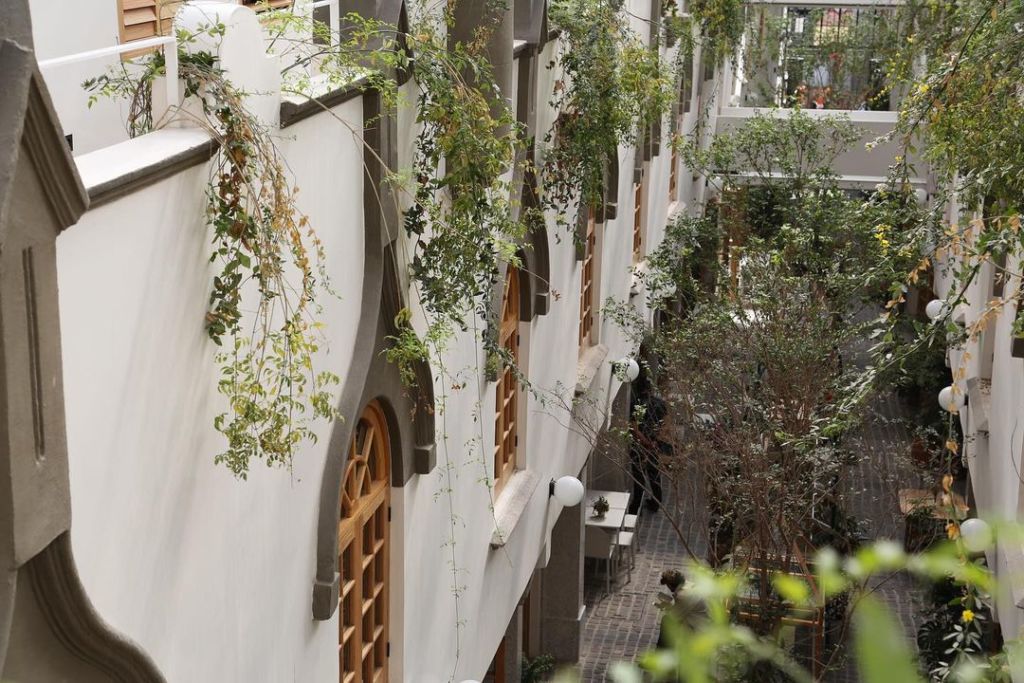 Conoce el pasaje más bonito de la Roma para comprar postres franceses y diseño local (parece sacado de Europa)