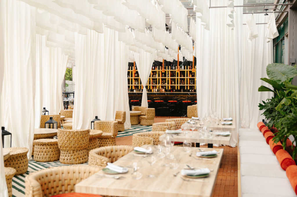 Trivvu: la terraza inspirada en la mitología mexicana que es la más cool del momento