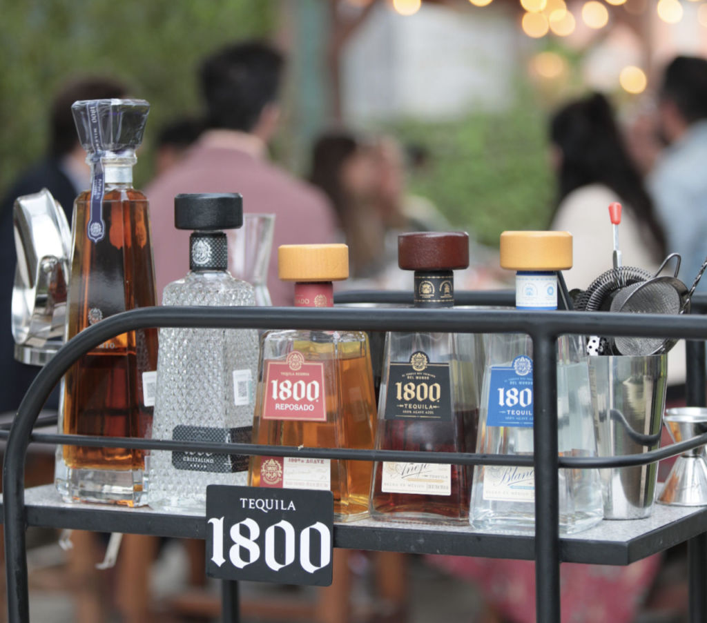 The Art Of Hosting by Tequila 1800: experiencias culinarias, arte y drinks creativos